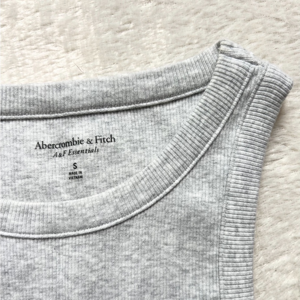 A&F Essentials Tank Bundle NWOT - Picture 5 of 7